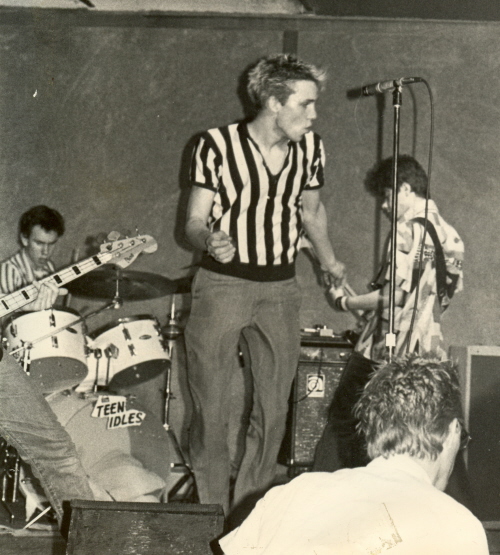 Teen Idles perform at Psyche Deli April 18, 1980 (photo: xxxx)